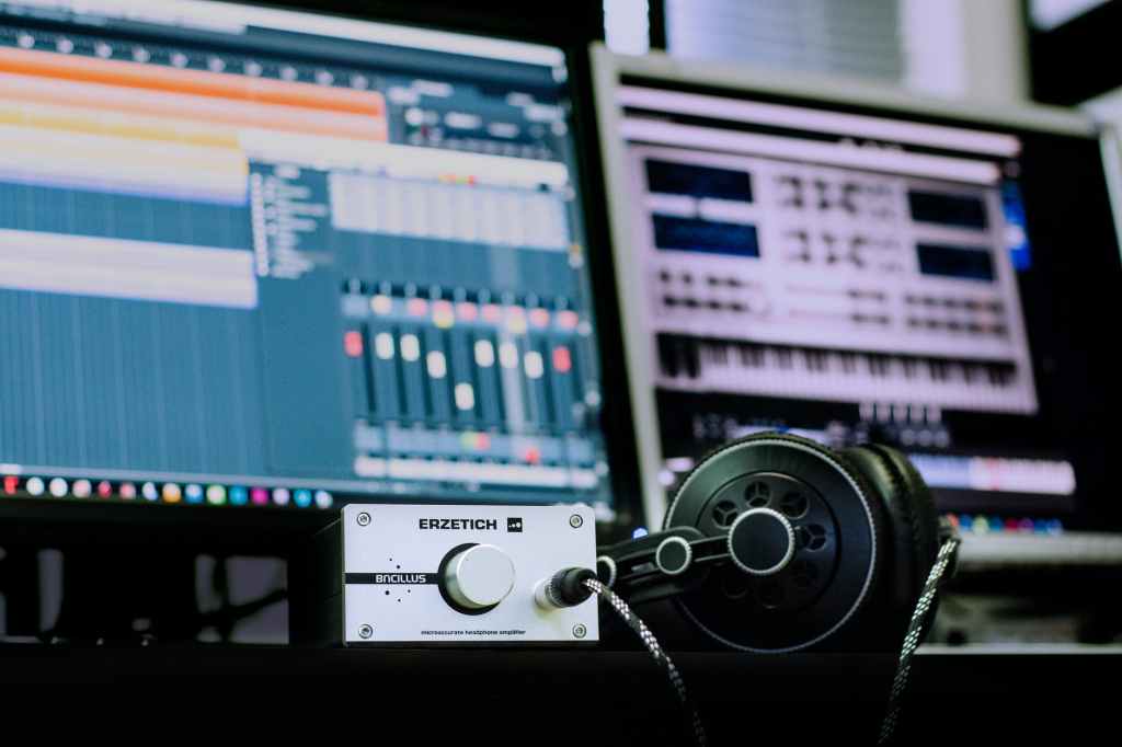 10 tips on HOW You Can MAKE MONEY as a MUSIC PRODUCER